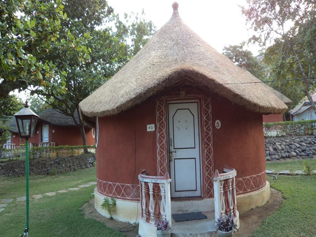 Kishkinda Heritage Resort Hampi Luaran gambar