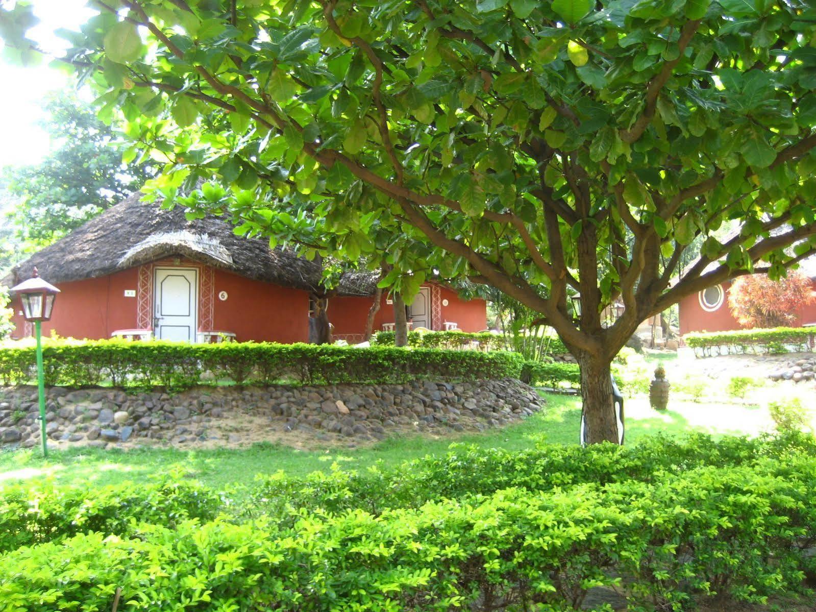 Kishkinda Heritage Resort Hampi Luaran gambar